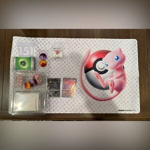 Pokémon Scarlet & Violet 151 Mew Playmat + Promo Cards